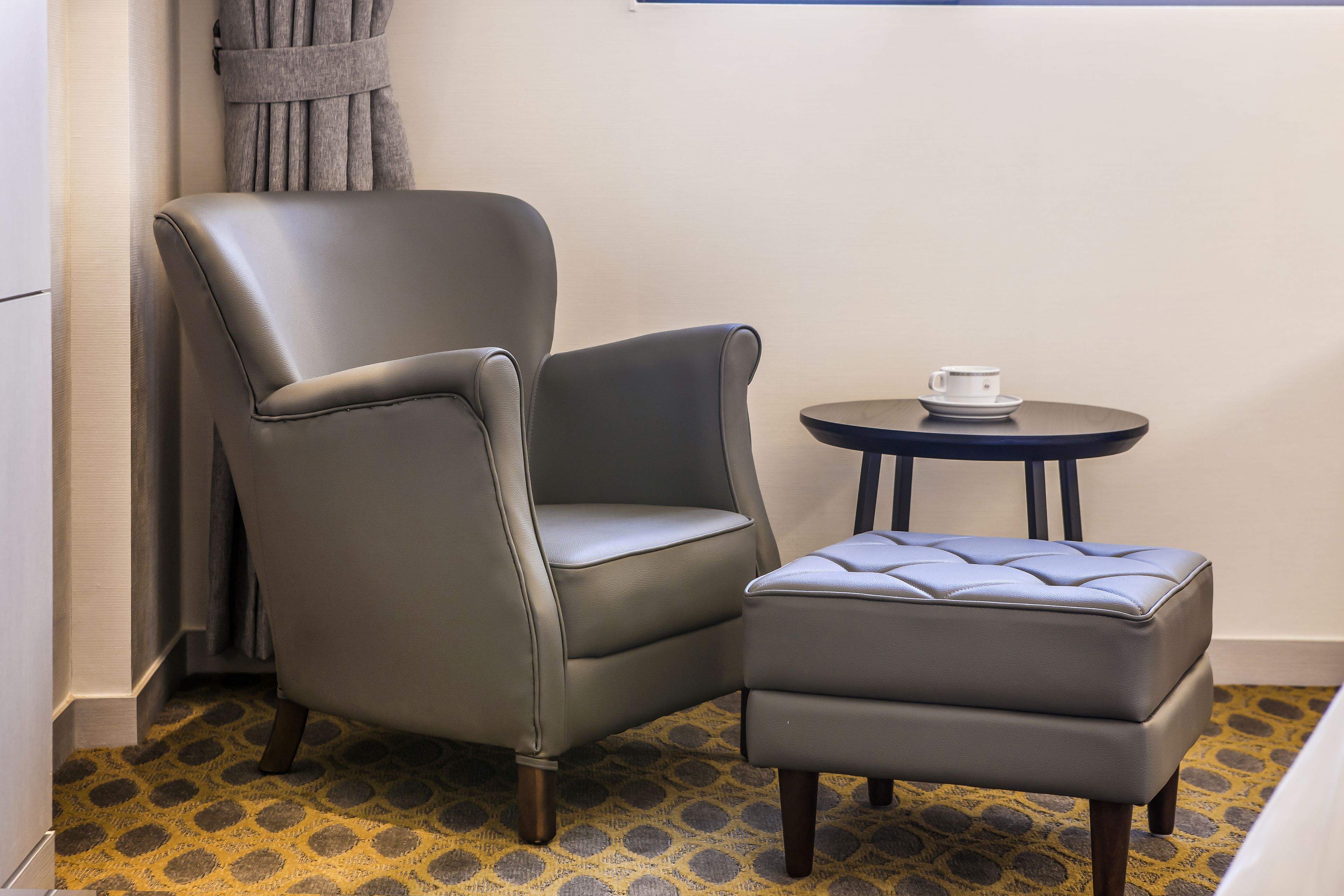 고급 침구, 객실 내 금고, 암막 커튼, 다리미/다리미판