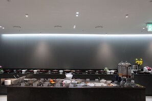 Petit déjeuner buffet (23000 KRW par personne)