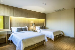 Premium bedding, in-room safe, blackout drapes, iron/ironing board - Hamilton Hotel (Seoul)