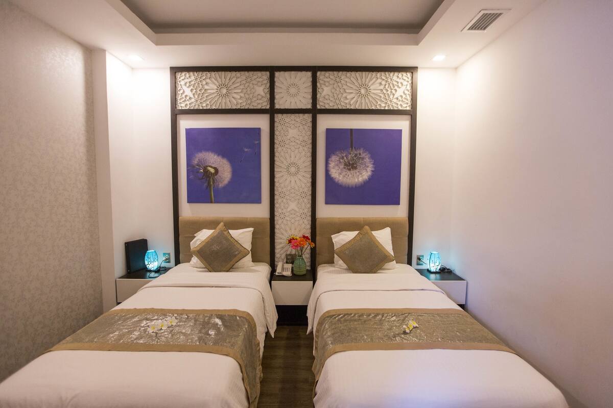 Standard Twin Room (No Window) | Minibar, in-room safe, desk, rollaway beds (surcharge)