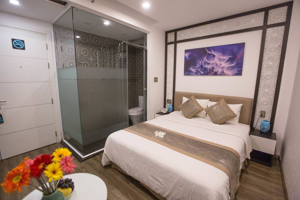 Studio, 1 Double Bed (No window) | Minibar, in-room safe, desk, rollaway beds (surcharge)