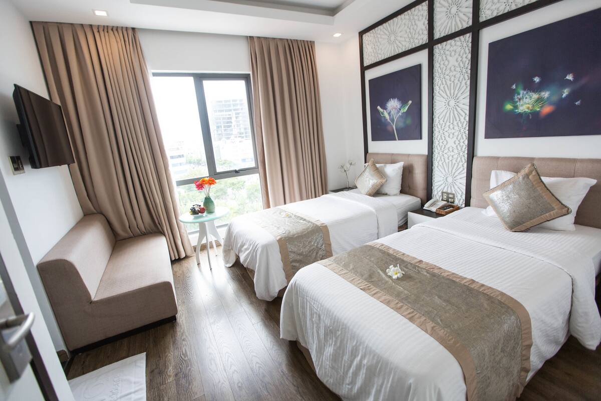 Standard Twin Room, City View | Minibar, in-room safe, desk, rollaway beds (surcharge)
