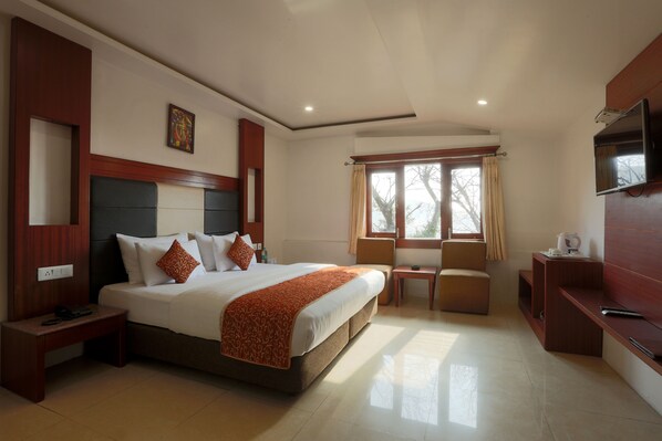 Premium bedding, rollaway beds, free WiFi