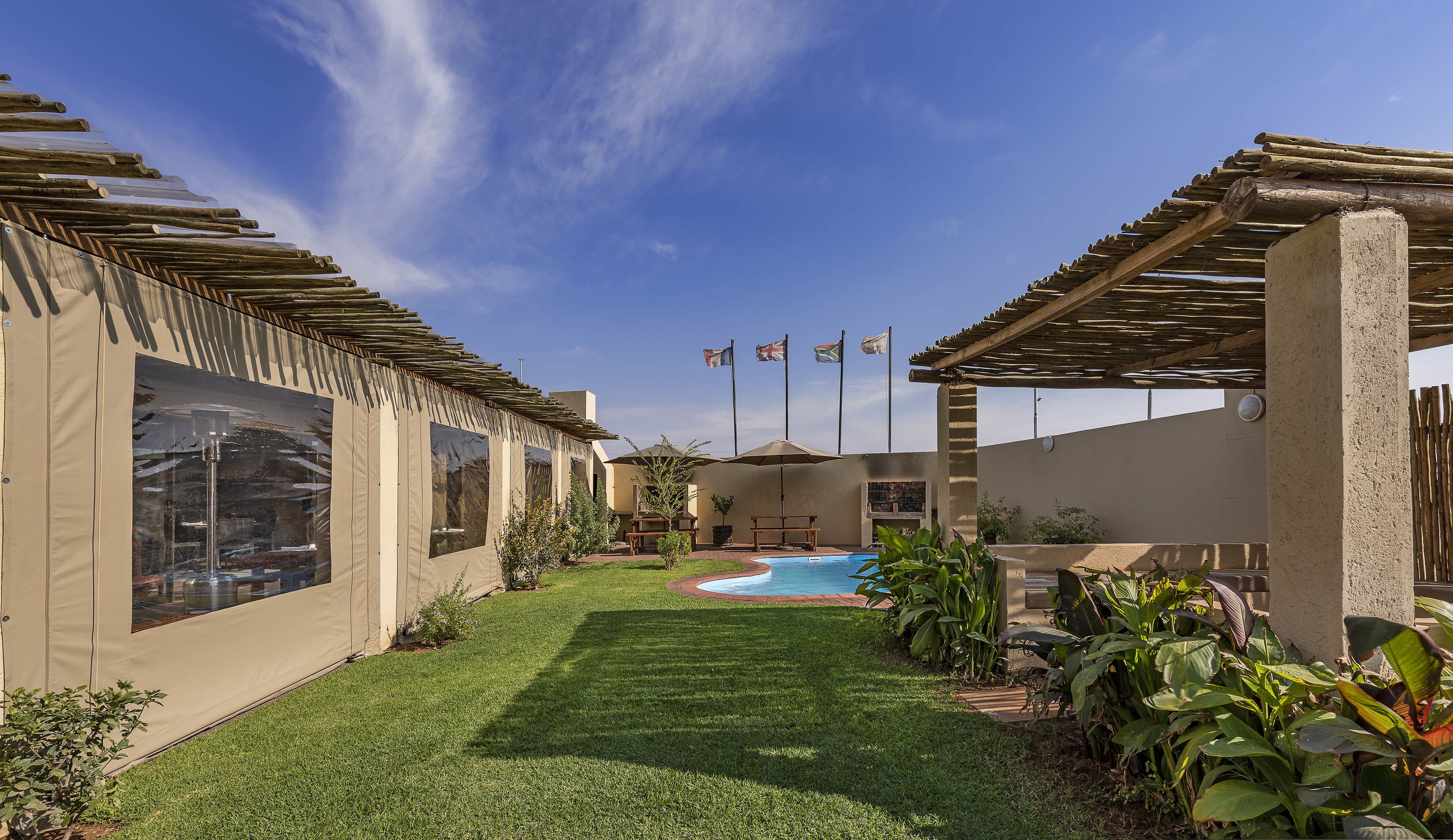 Outdoor pool, sun loungers