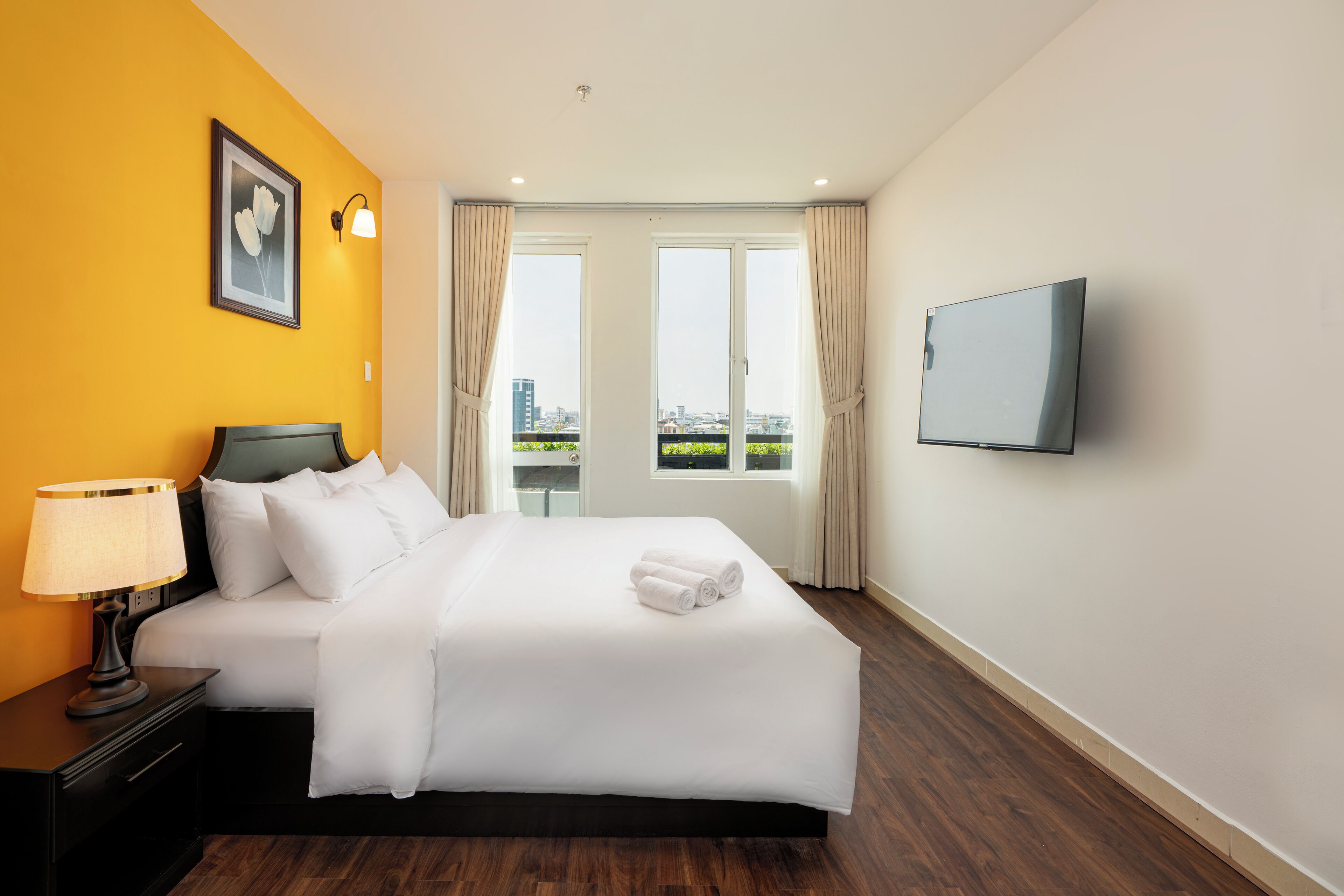 grand double room, city view | 1 bedroom, minibar, in-room safe, desk