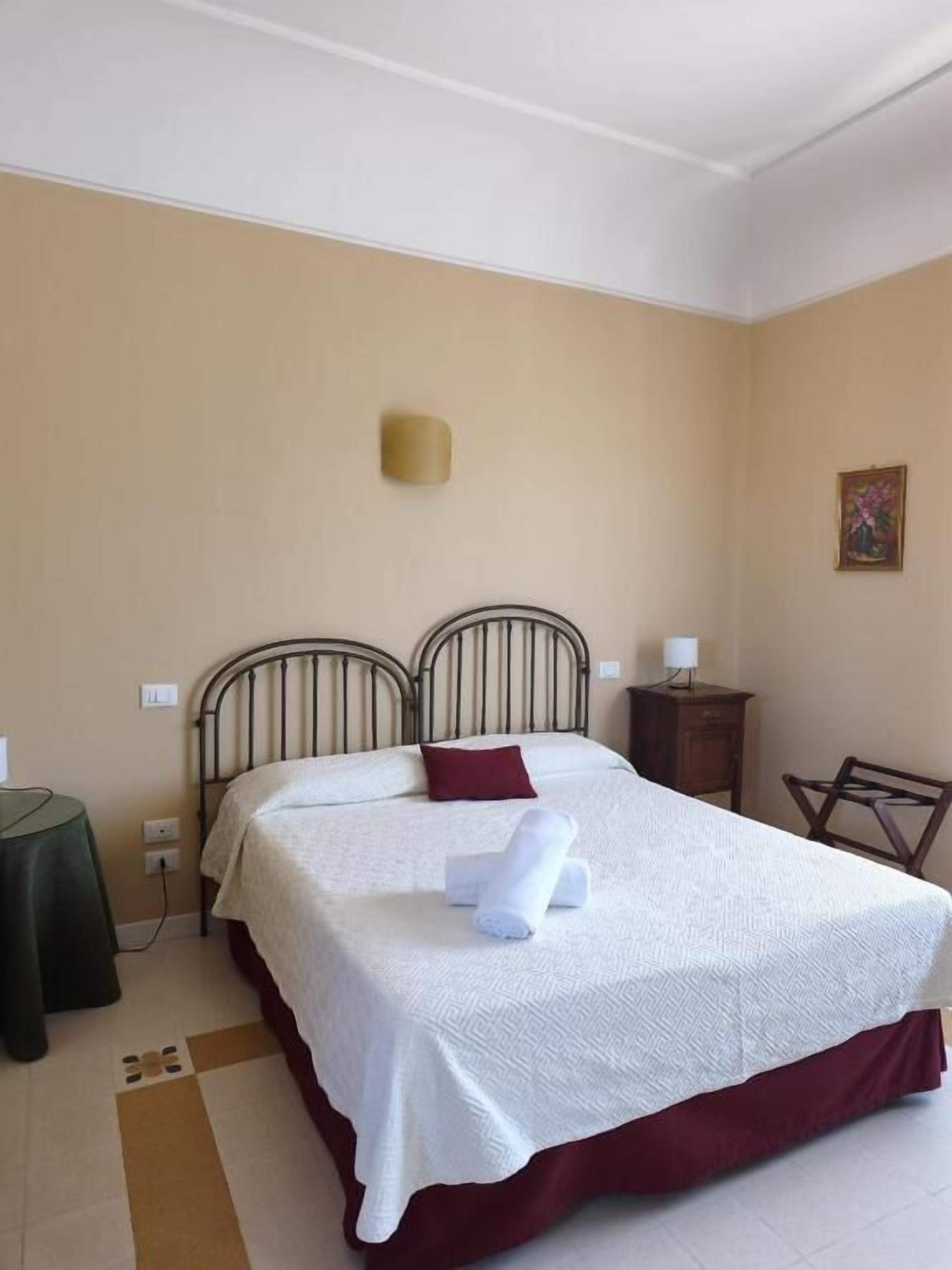 Double or Twin Room | Free WiFi, bed sheets