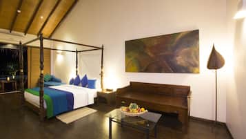 Suite, 1 King-Bett, Blick auf die Lagune, Seeseite | Bettwäsche aus ägyptischer Baumwolle, Minibar, Zimmersafe, Schreibtisch