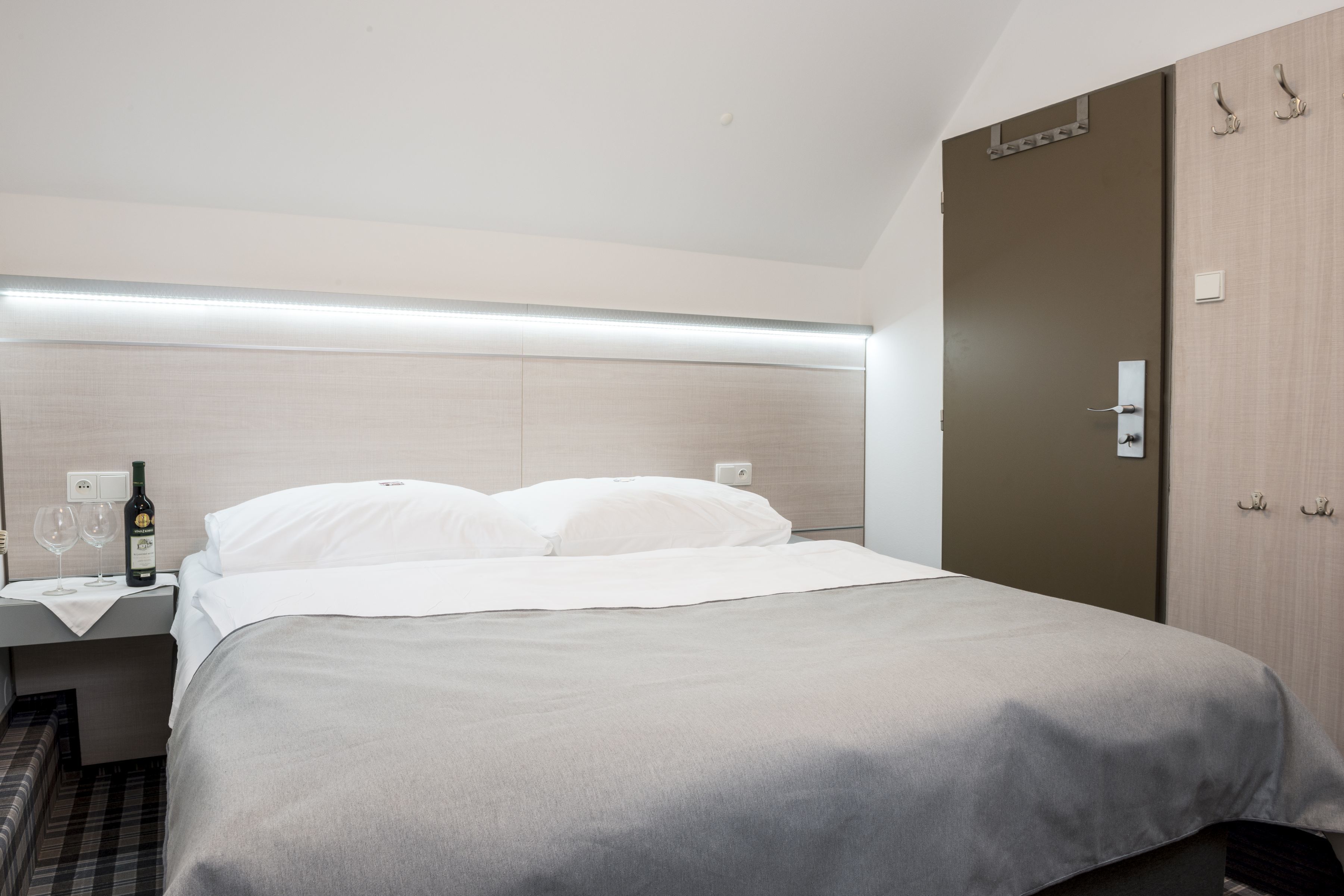 standard double or twin room | in-room safe, cots/infant beds, free wifi, bed sheets