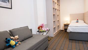 Standard Apartment, 2 Bedrooms | In-room safe, cots/infant beds, free WiFi, bed sheets