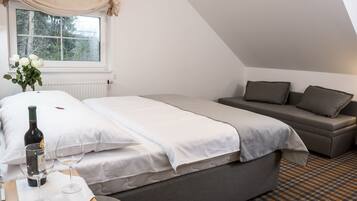 Standard Apartment, 2 Bedrooms | In-room safe, cots/infant beds, free WiFi, bed sheets
