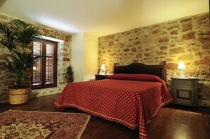 Ropa de cama de alta calidad, minibar y ropa de cama 