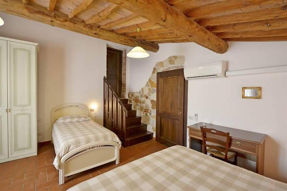 1 bedroom, free cots/infant beds, free WiFi