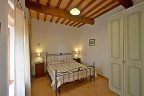1 bedroom, free cots/infant beds, free WiFi