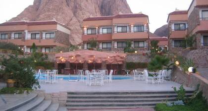 Catherine Plaza Hotel