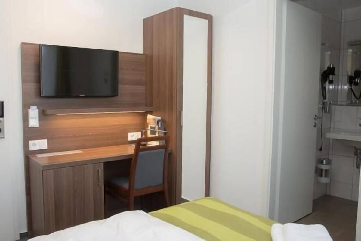 Minibar, in-room safe, desk, soundproofing