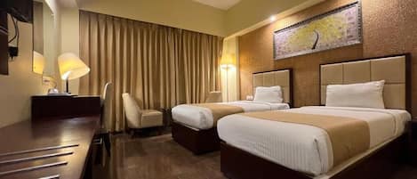 Premium Deluxe Room | Egyptian cotton sheets, premium bedding, minibar, in-room safe