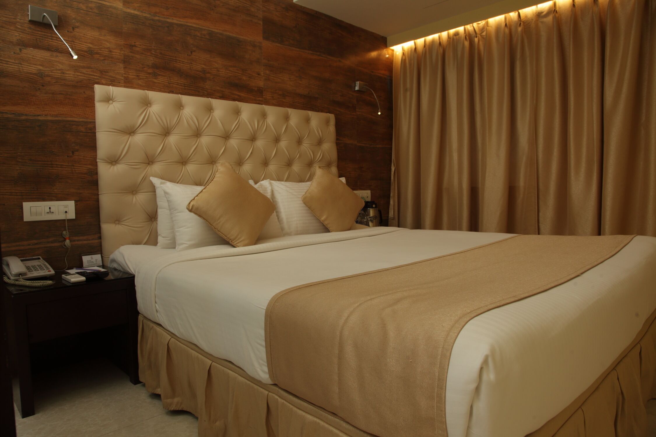 premium super deluxe room | egyptian cotton sheets, premium bedding, minibar, in-room safe