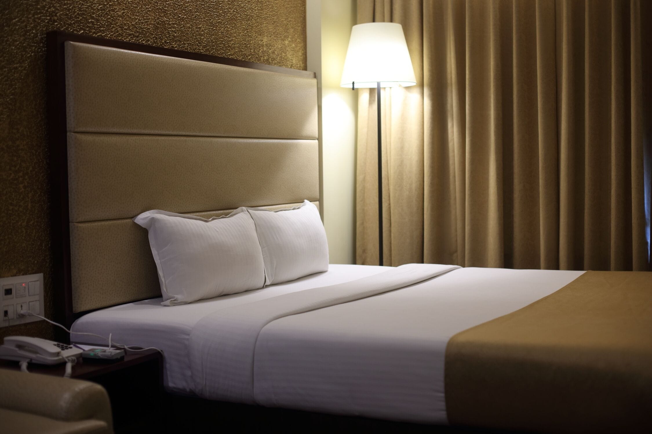 premium suite, 1 bedroom, refrigerator, city view | egyptian cotton sheets, premium bedding, minibar, in-room safe