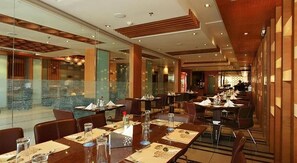 Breakfast area - Hotel O2 VIP (Barasat)