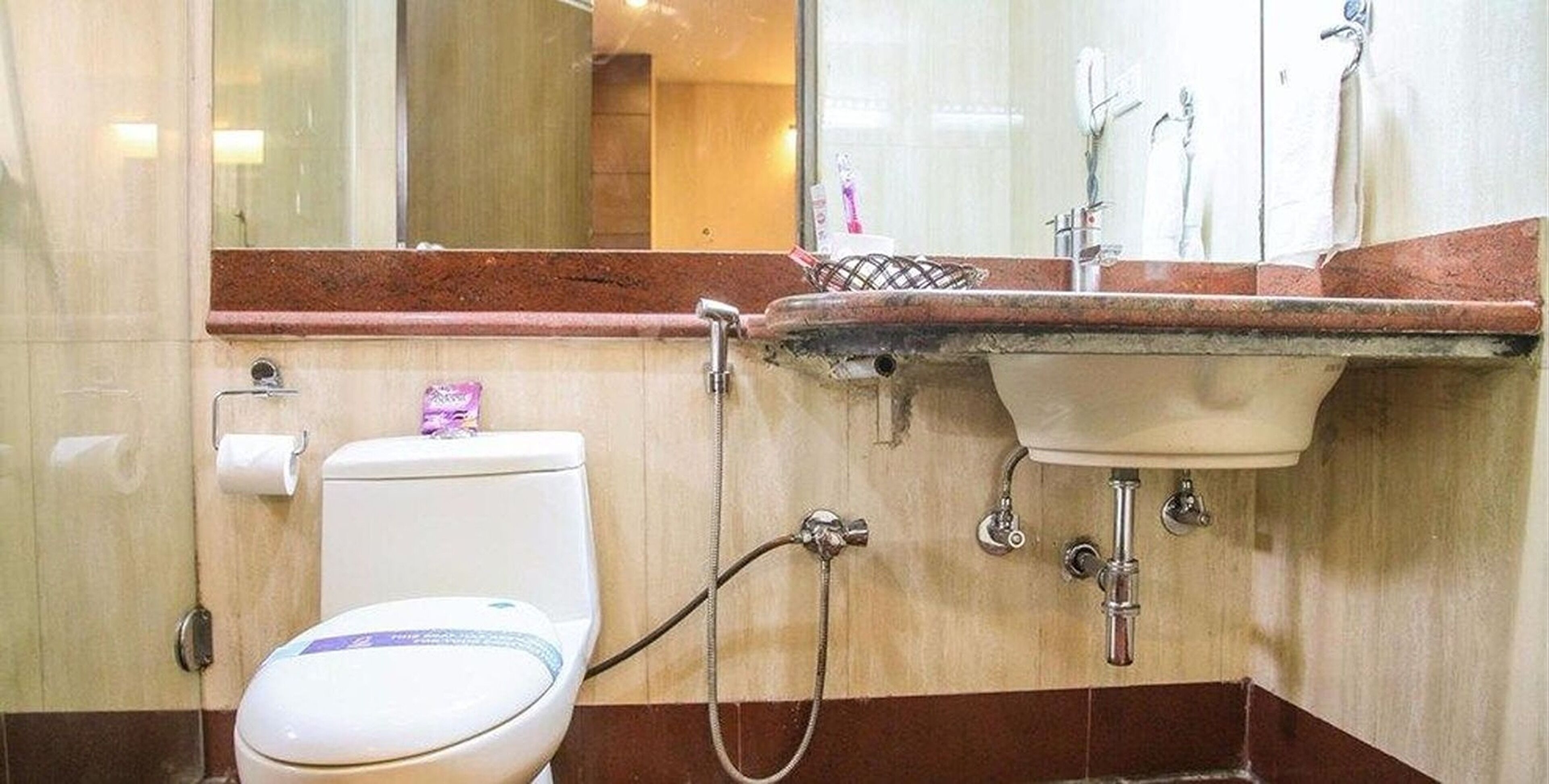 super deluxe | bathroom | shower, free toiletries, hair dryer, slippers