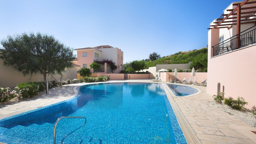 Chloraka Terrace Apartments