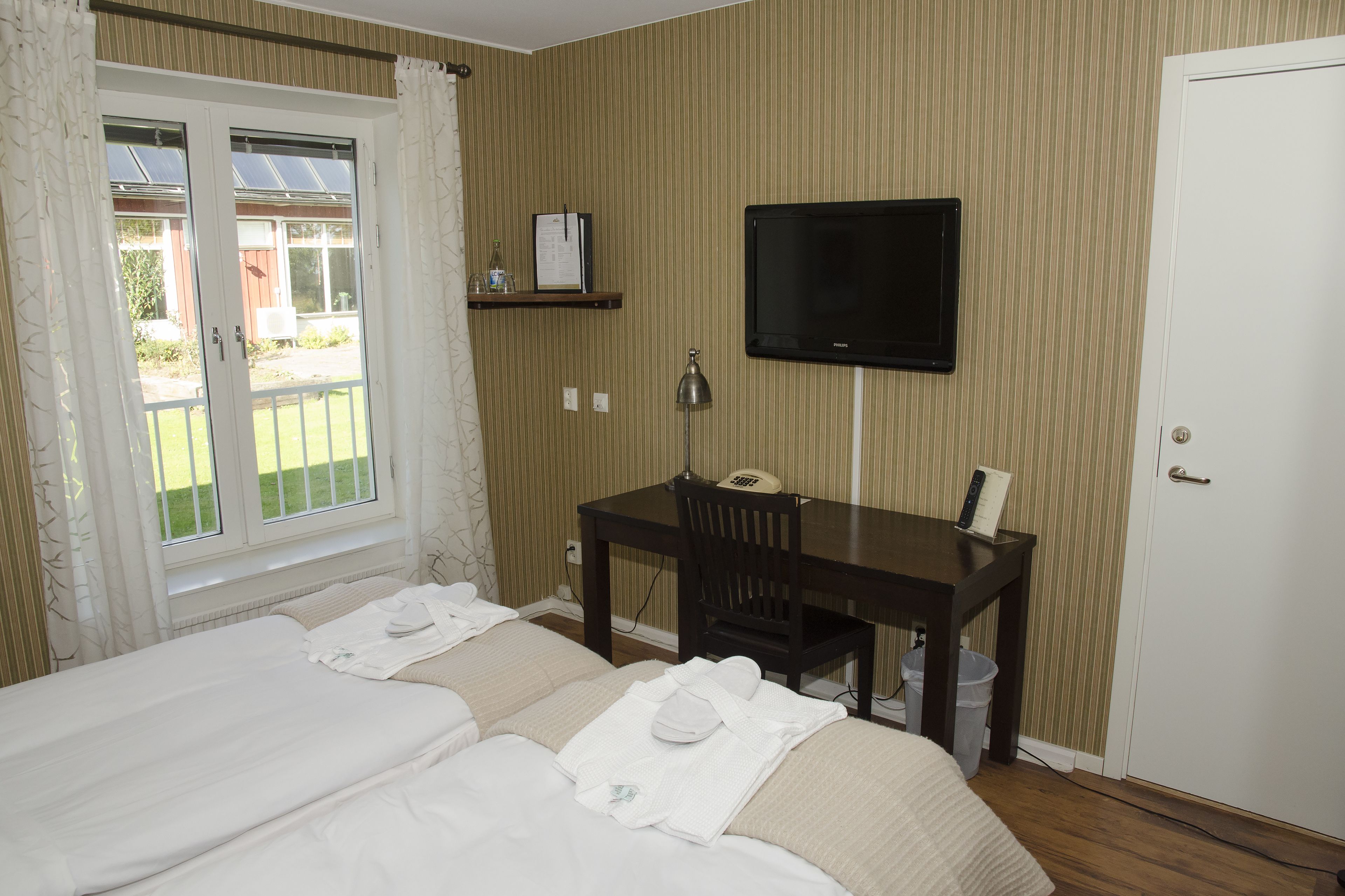 standard room | desk, free wifi, wheelchair access