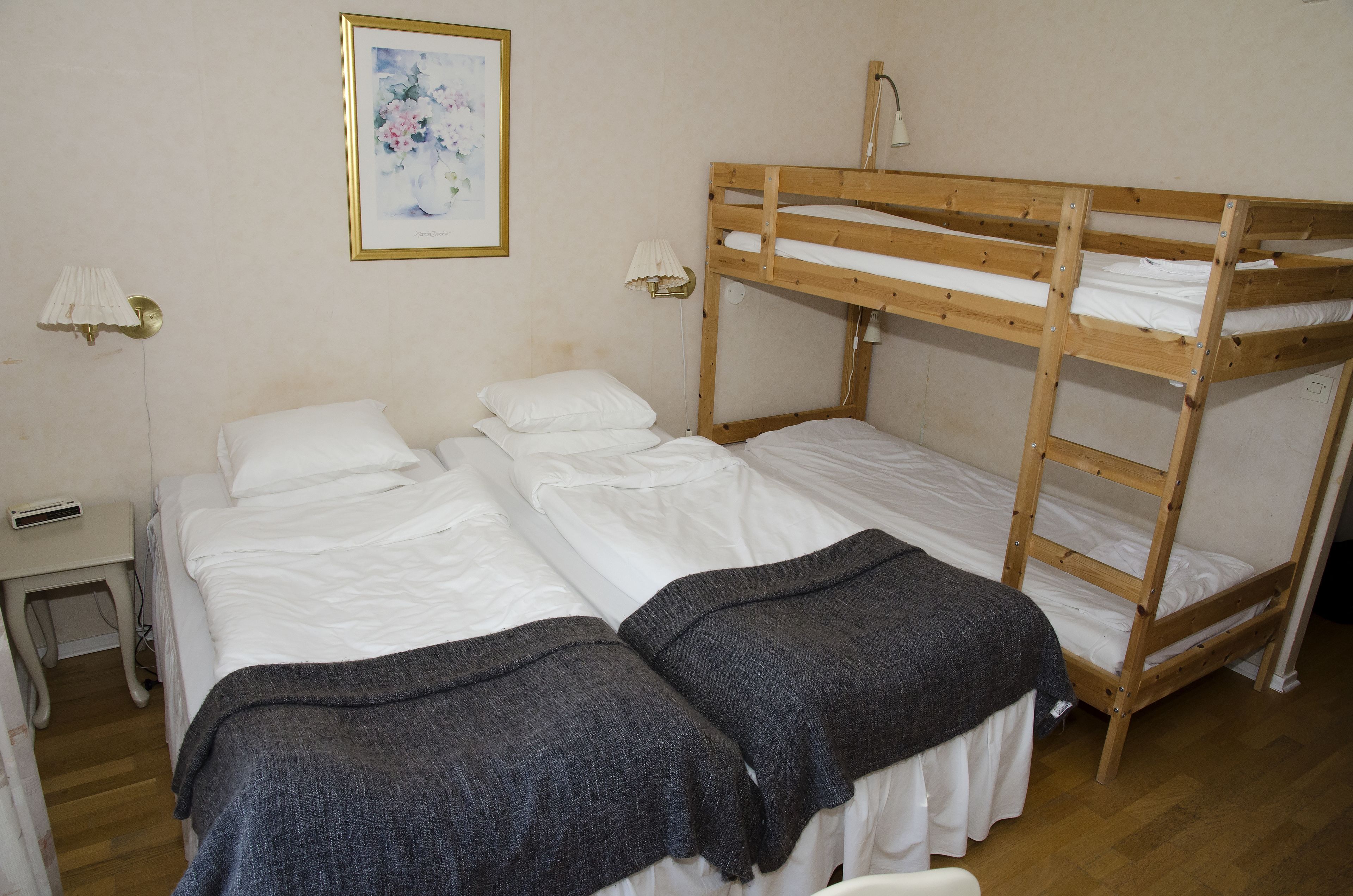 family room | desk, free wifi, wheelchair access