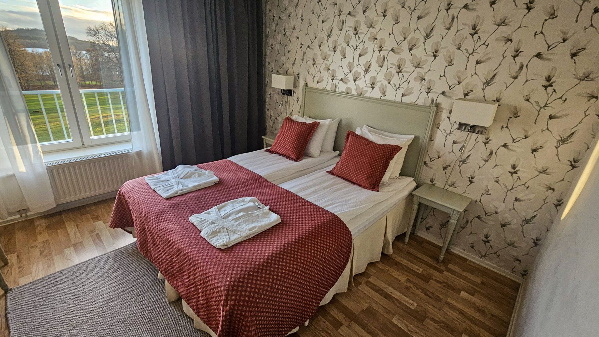 Schreibtisch, kostenloses WLAN, Rollstuhlgeeignet