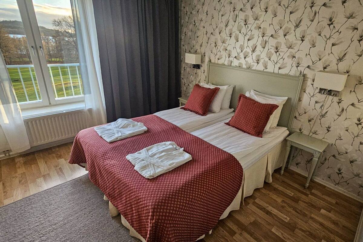 Schreibtisch, kostenloses WLAN, Rollstuhlgeeignet