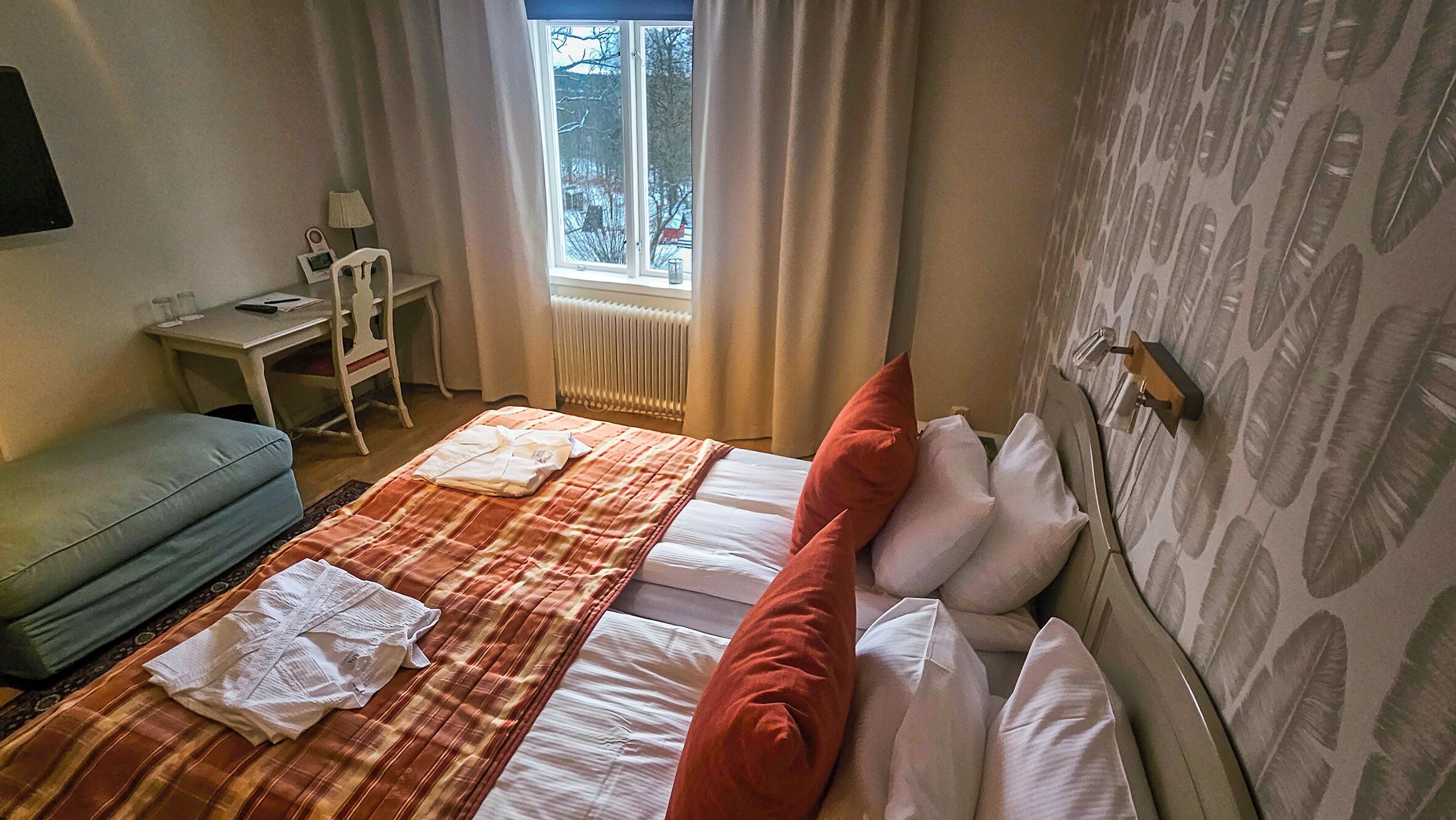 标准双人房 | 办公桌、免费 WiFi、轮椅无障碍