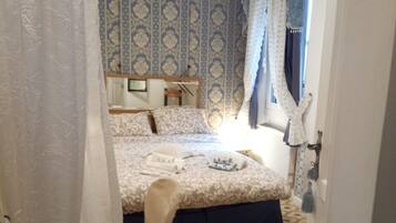 Habitación doble clásica, 1 habitación | Sábanas italianas Frette, ropa de cama hipoalergénica y edredón