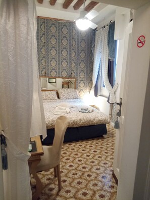 Classic Double Room, 1 Bedroom | Frette Italian sheets, hypo-allergenic bedding, down duvets