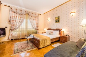 Superior-Studio | Hochwertige Bettwaren, Betten mit Memory-Foam-Matratzen, Minibar