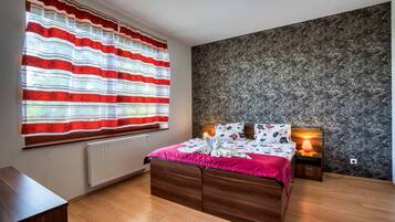 Apartament familiar (LUX) | Caixa forta a l'habitació, escriptori i cortines opaques