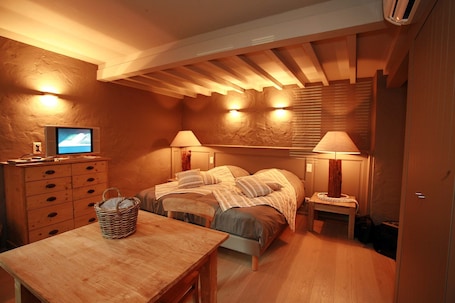 Caja de seguridad en la habitación y decoración personalizada