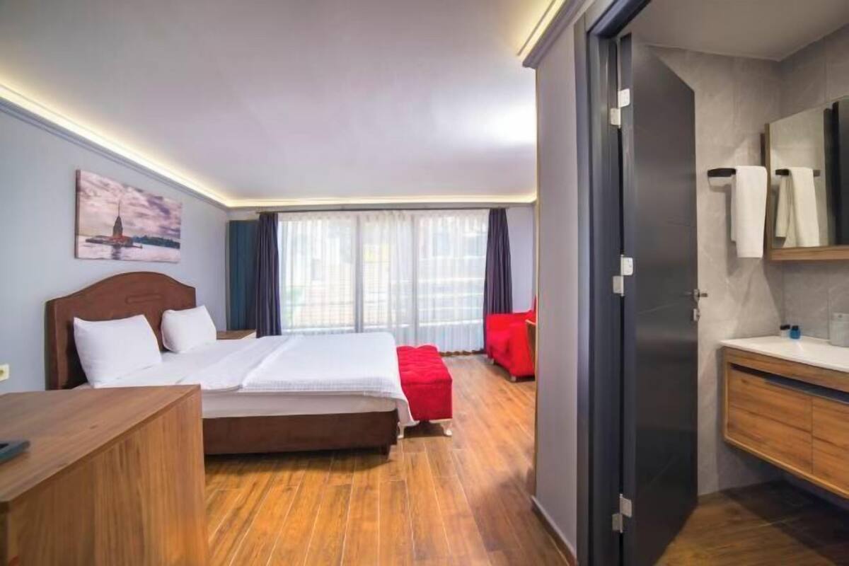 Ropa de cama de alta calidad, edredón, camas Select Comfort y minibar