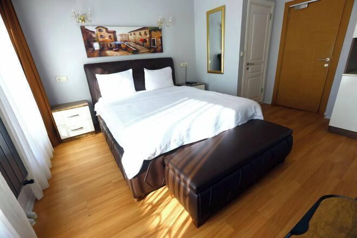 1 kamar tidur, seprai premium, dan selimut bulu angsa