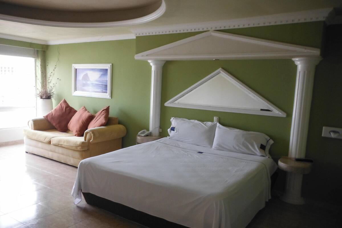 Desk, free WiFi, bed sheets