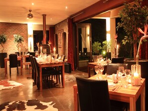 Restaurant - Lily Pond Country Lodge (The Crags)