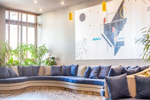 Lobby sitting area - Sunny Days Hotel (Rhodes)