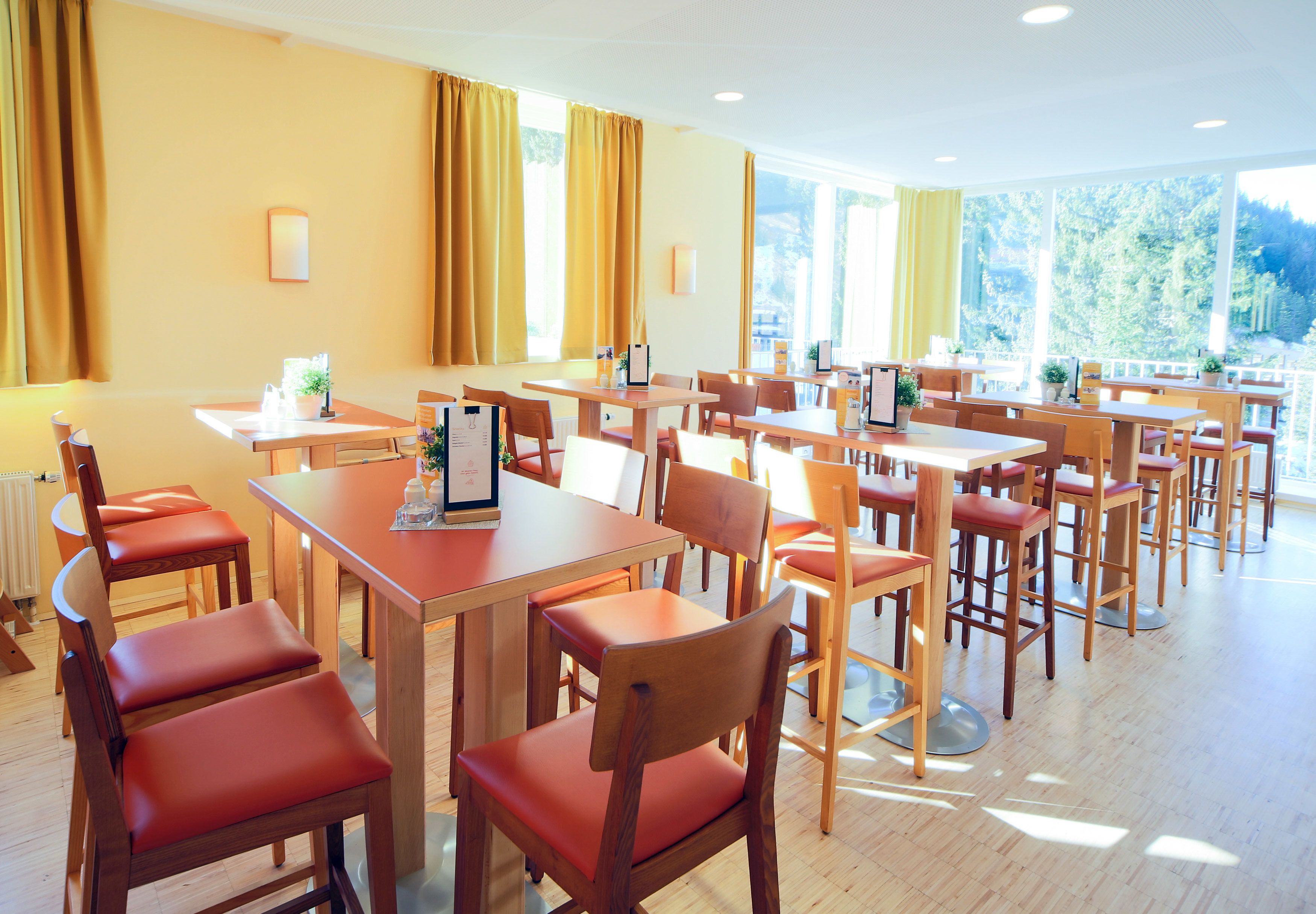 breakfast, lunch and dinner served