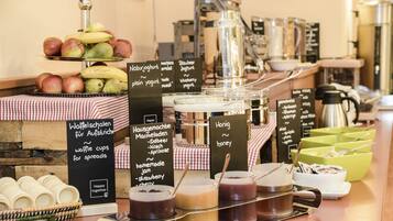 매일 뷔페 아침 식사(1인당 EUR 18)