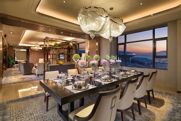 Presidential Suite | Private kitchen | Fridge, coffee/tea maker, electric kettle