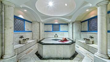 Salas para tratamentos a dois, sauna seca, banho turco/hammam
