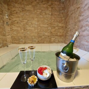 Bañera de hidromasaje interior