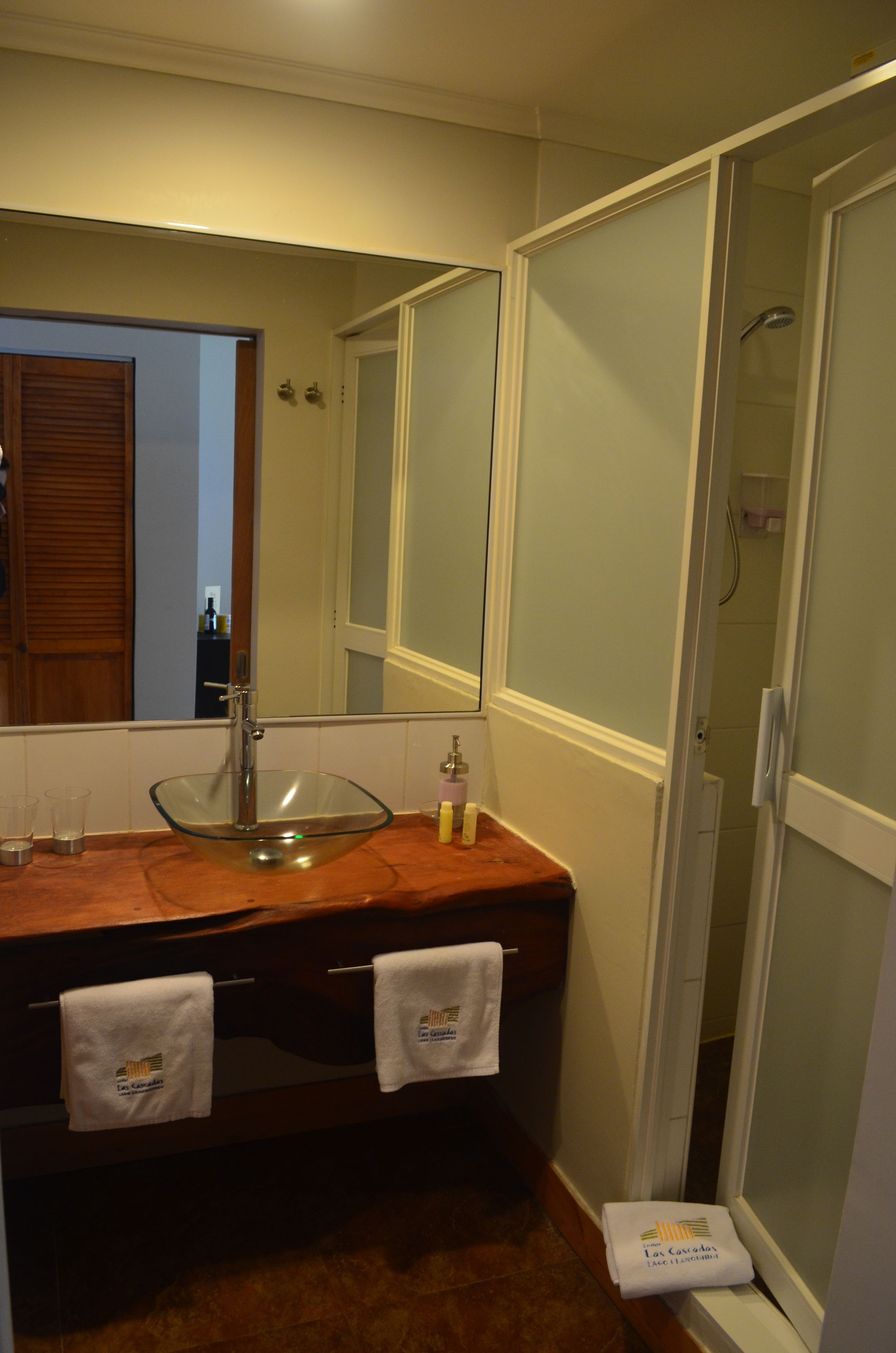 twin room, 2 single beds | bathroom | shower, free toiletries, hair dryer, towels