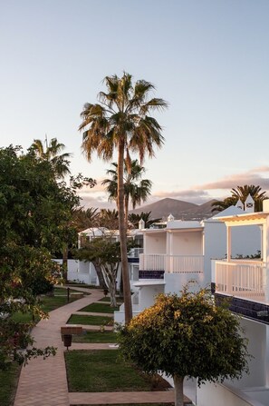 Exterior detail - Barcarola Club (Tías)