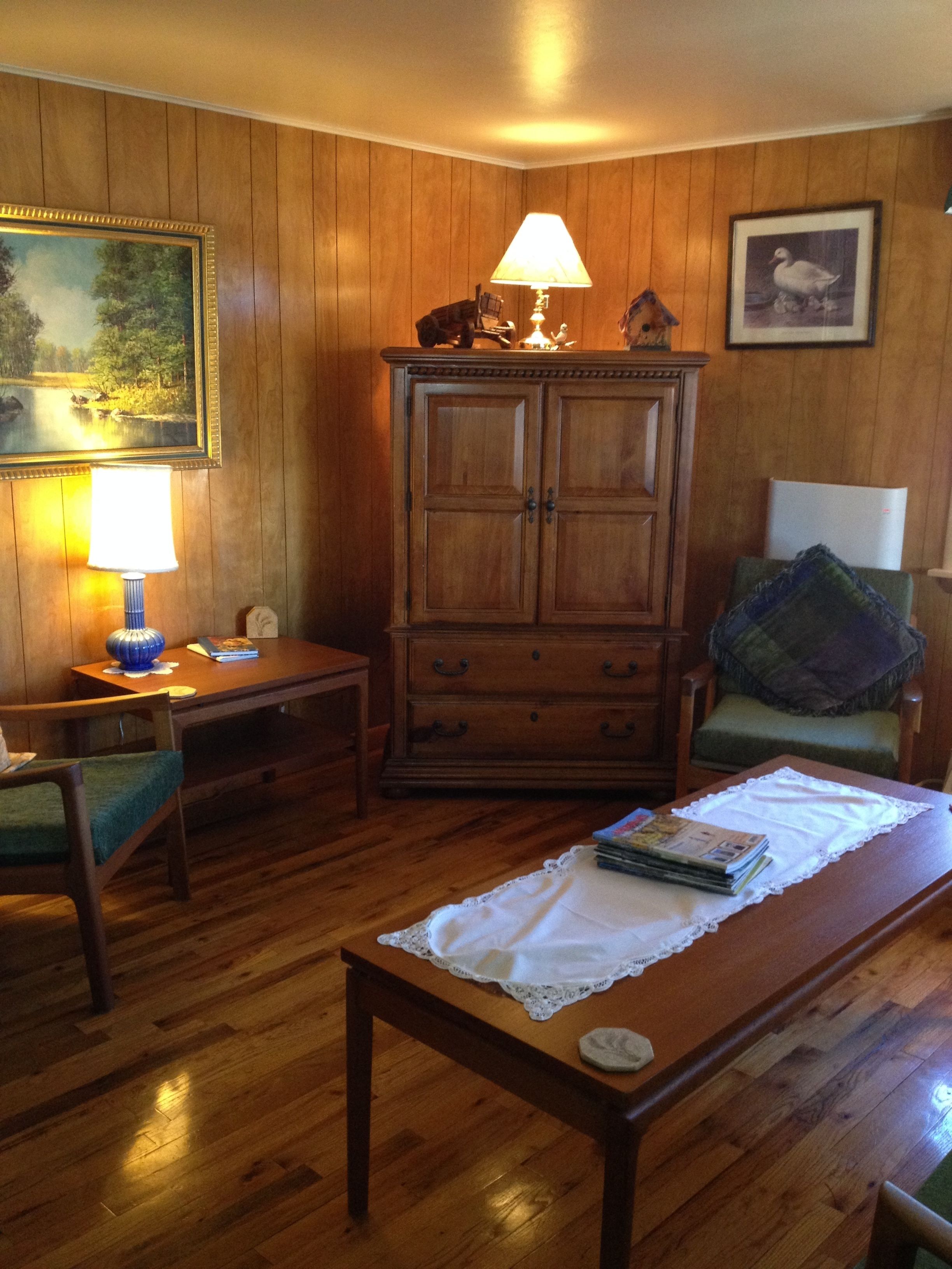 Suite, 1 kamar tidur, patio (Upstairs Room) | Ruang keluarga | TV