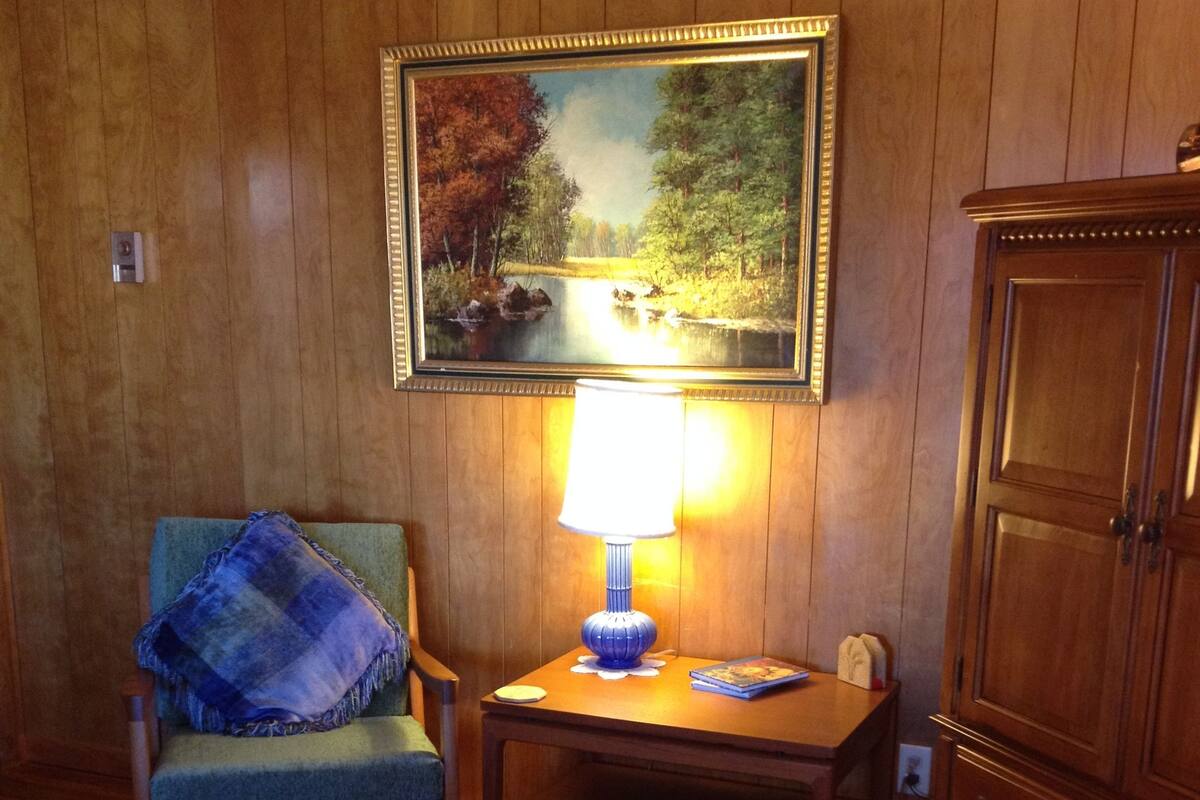 Suite, 1 Bedroom, Patio (Upstairs Room) | Living room | TV