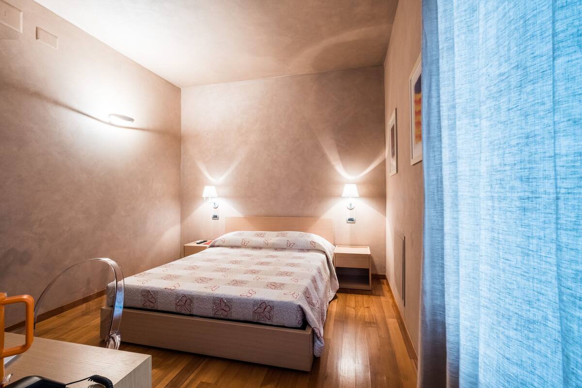 Standard Double Room, 1 Double Bed, Private Bathroom, Park View